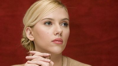 scarlett-johansson-blonde-girl-actress-1.jpg