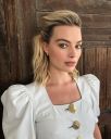 00-story-margot-robbie.jpg