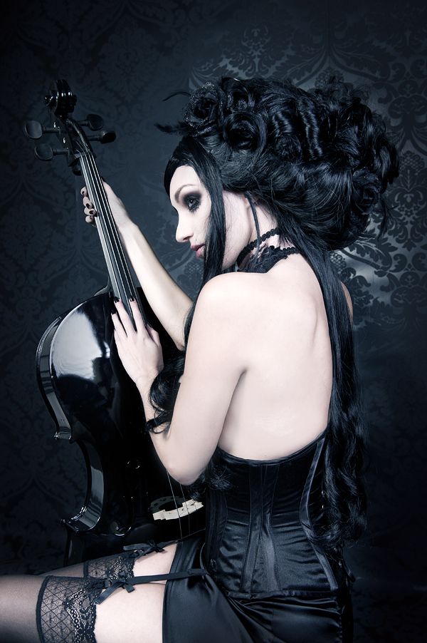 17ea3af163ac3a7e6ef6f5fed9c9e095--gothic-beauty-dark-beauty.jpg