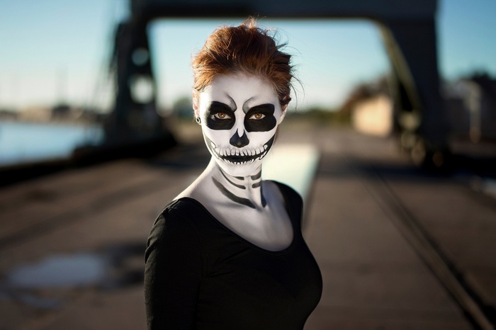 4585297-women-face-brunette-model-sugar-skull-portrait-makeup-brown-eyes-dia-de-los-muertos.jpg