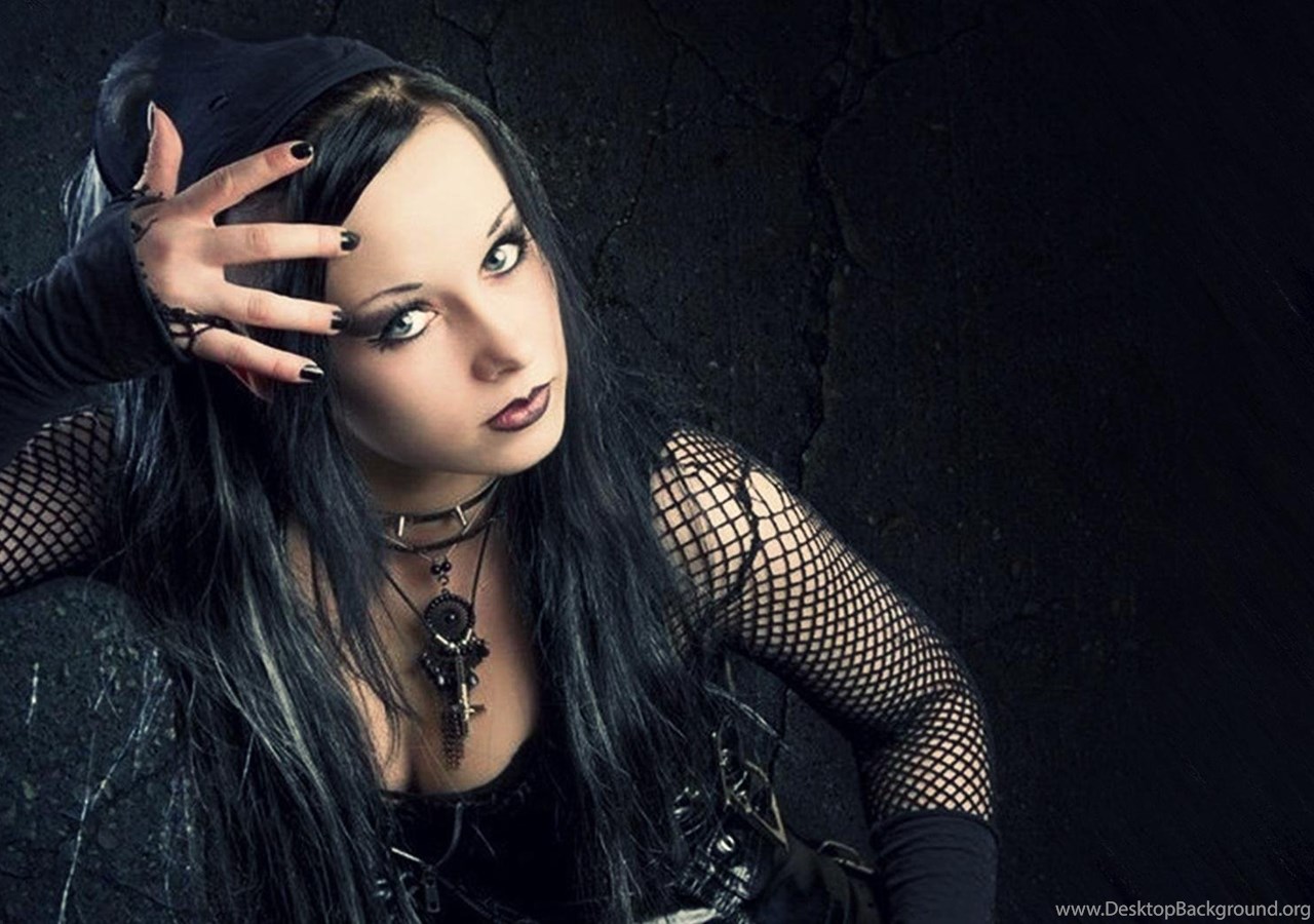 852359_gothic-girl-wallpaper_1600x1050_h.jpg