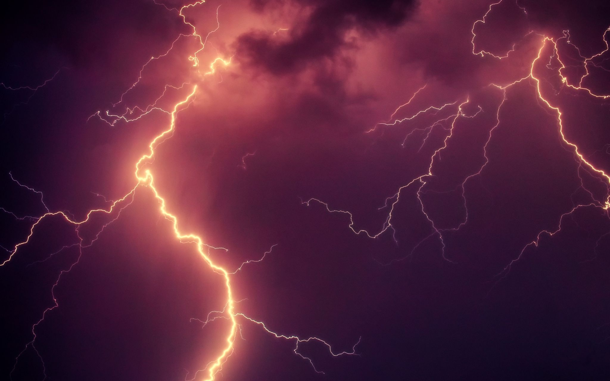 Lightning-sky-cloudy-storm_2560x1600.jpg