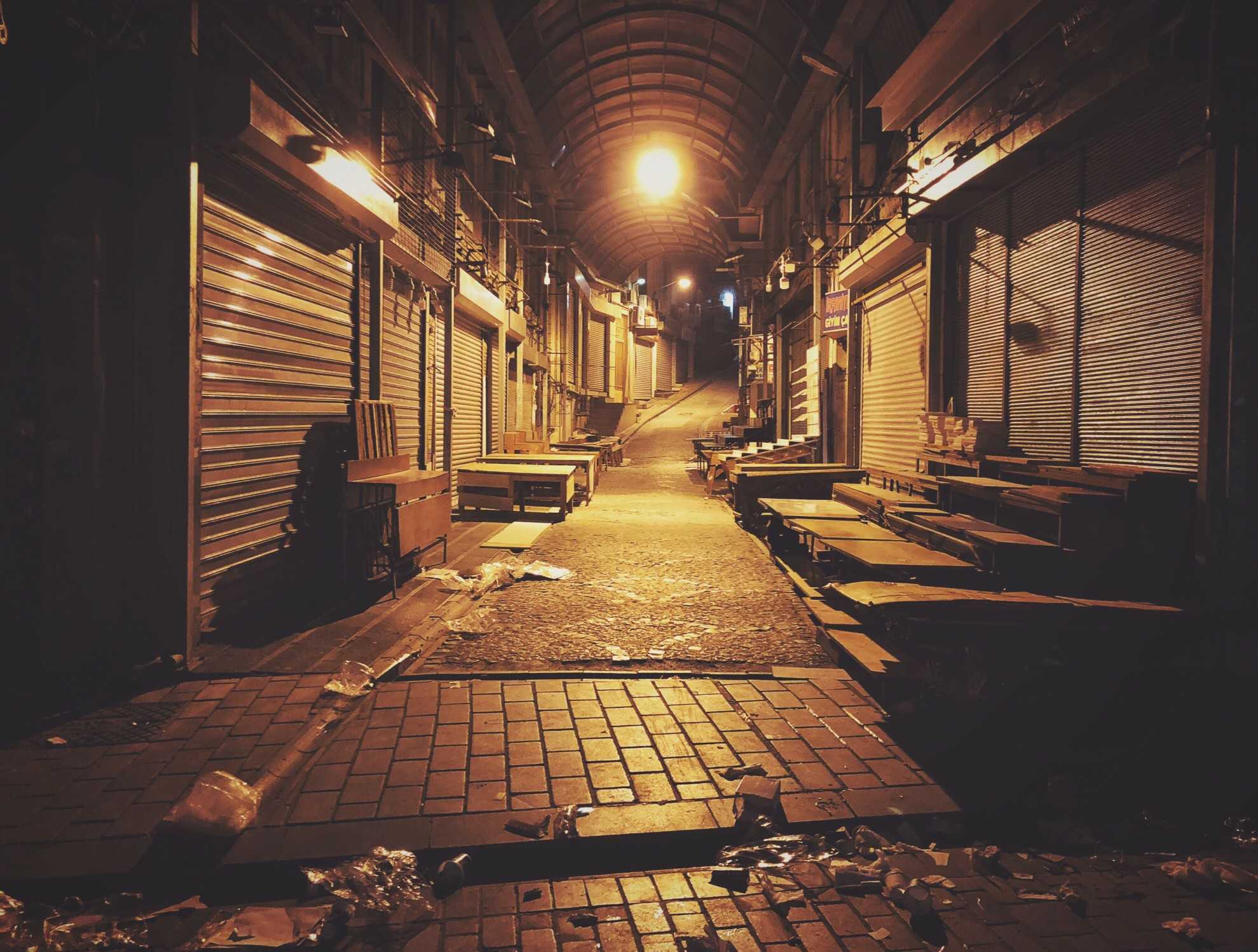 an-empty-street-closed-evening-lightbulbs-shadows-abandoned-moody-creepy-europe-garbage-nominated-by_t20_P3NekJ.jpg