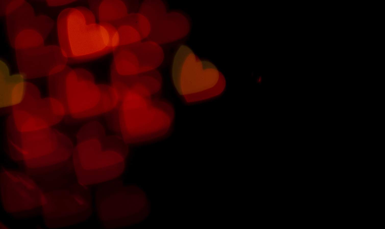 background-bokeh-red-hearts_28129.jpg