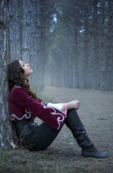 depositphotos_9850548-stock-photo-the-girl-in-the-woods.jpg