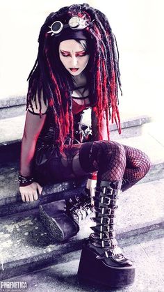 fe81da87fc0f24a458a777f819801613--cyber-punk-gothic-beauty_0.jpg