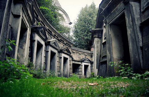 highgate-cemetery.jpg