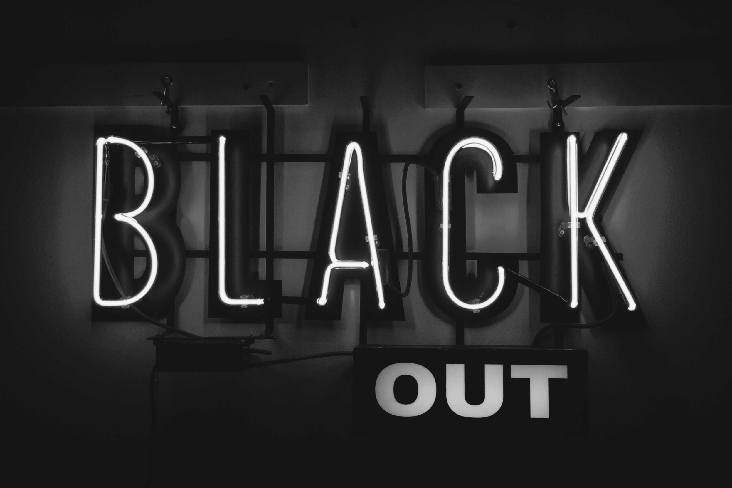 black-out_t20_d1YQOA.jpg