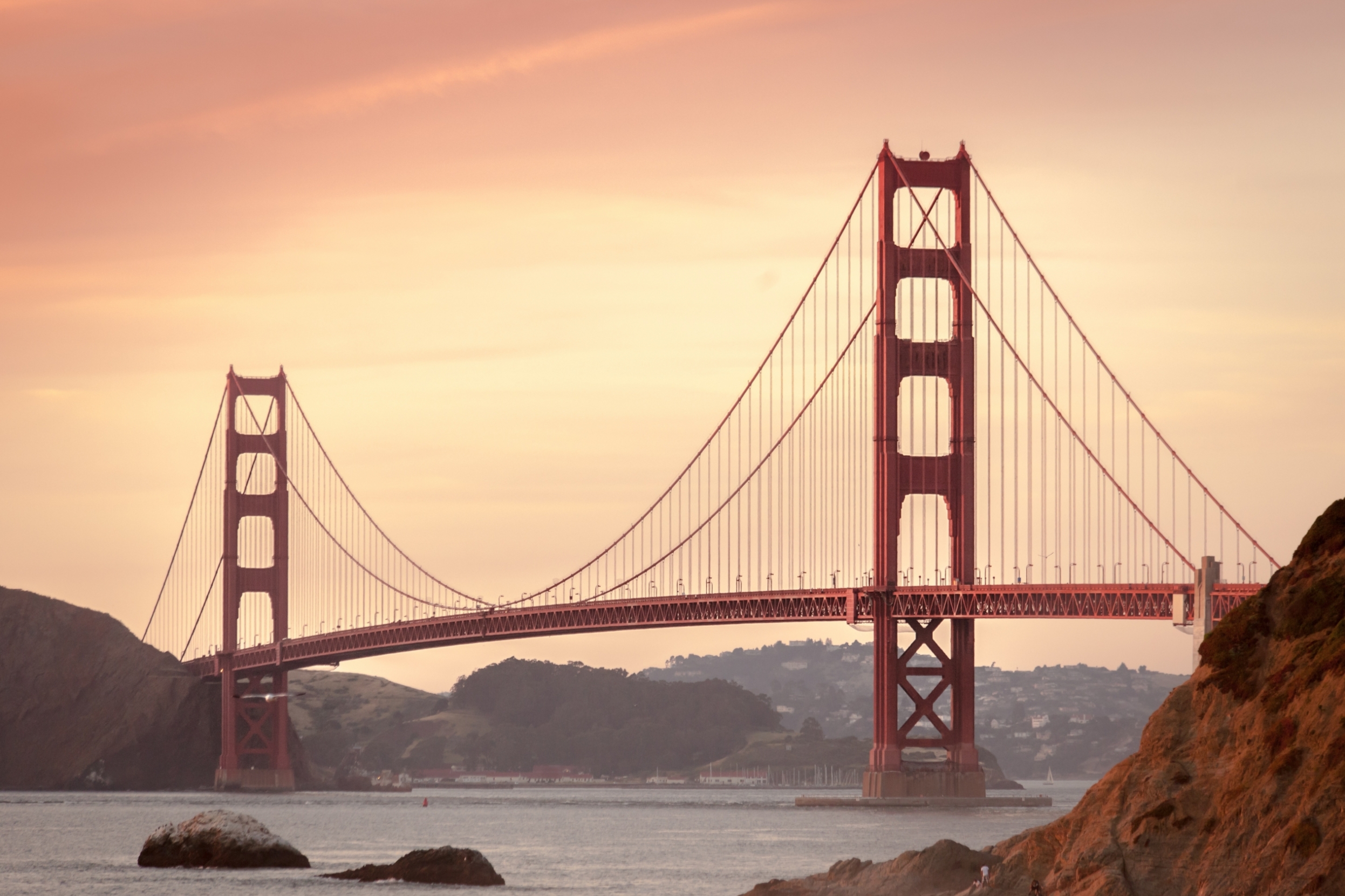 golden-gate-bridge-388917.jpg