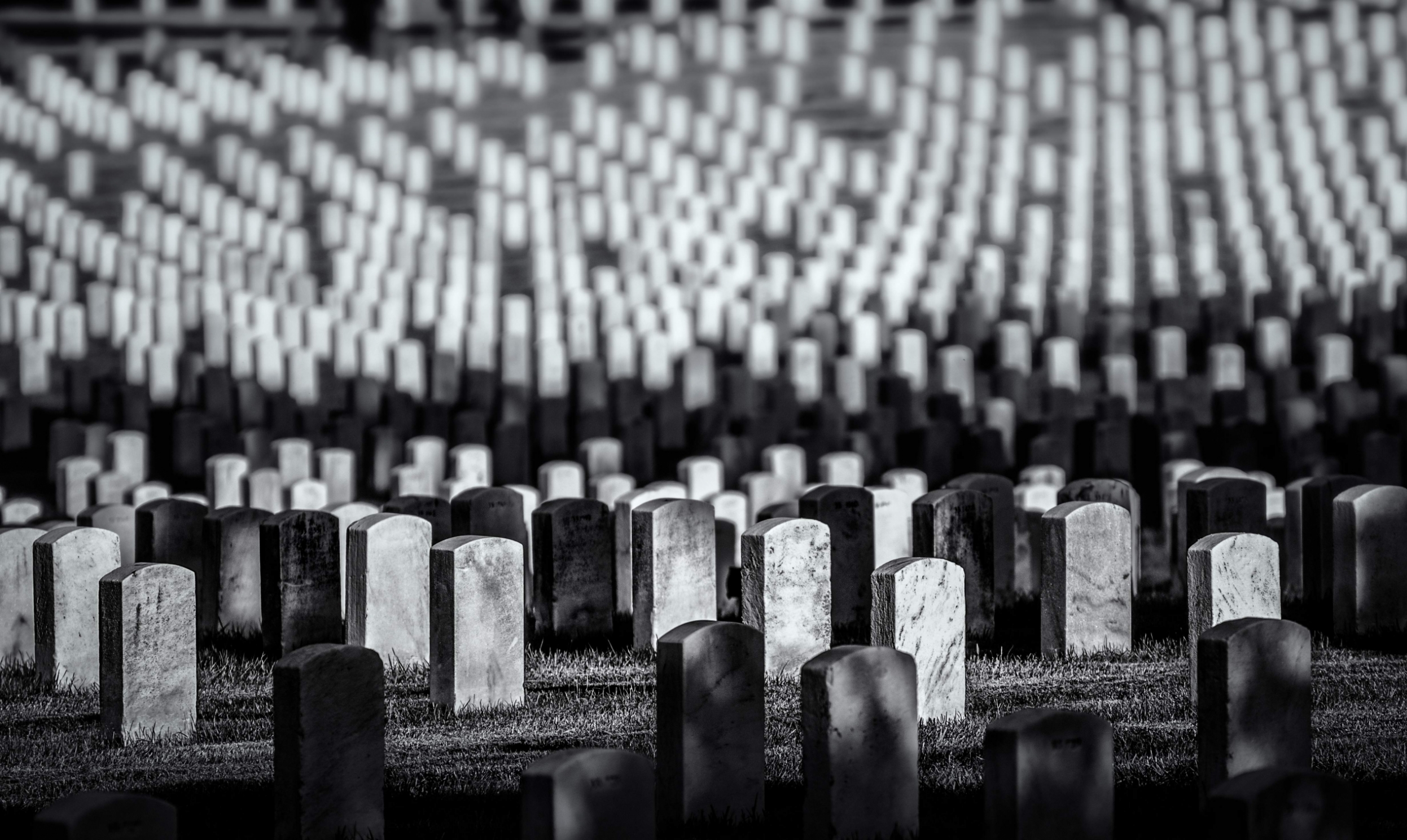 gravestones-in-arlington-cemetery-virginia-2021-08-26-17-13-53-utc.jpg