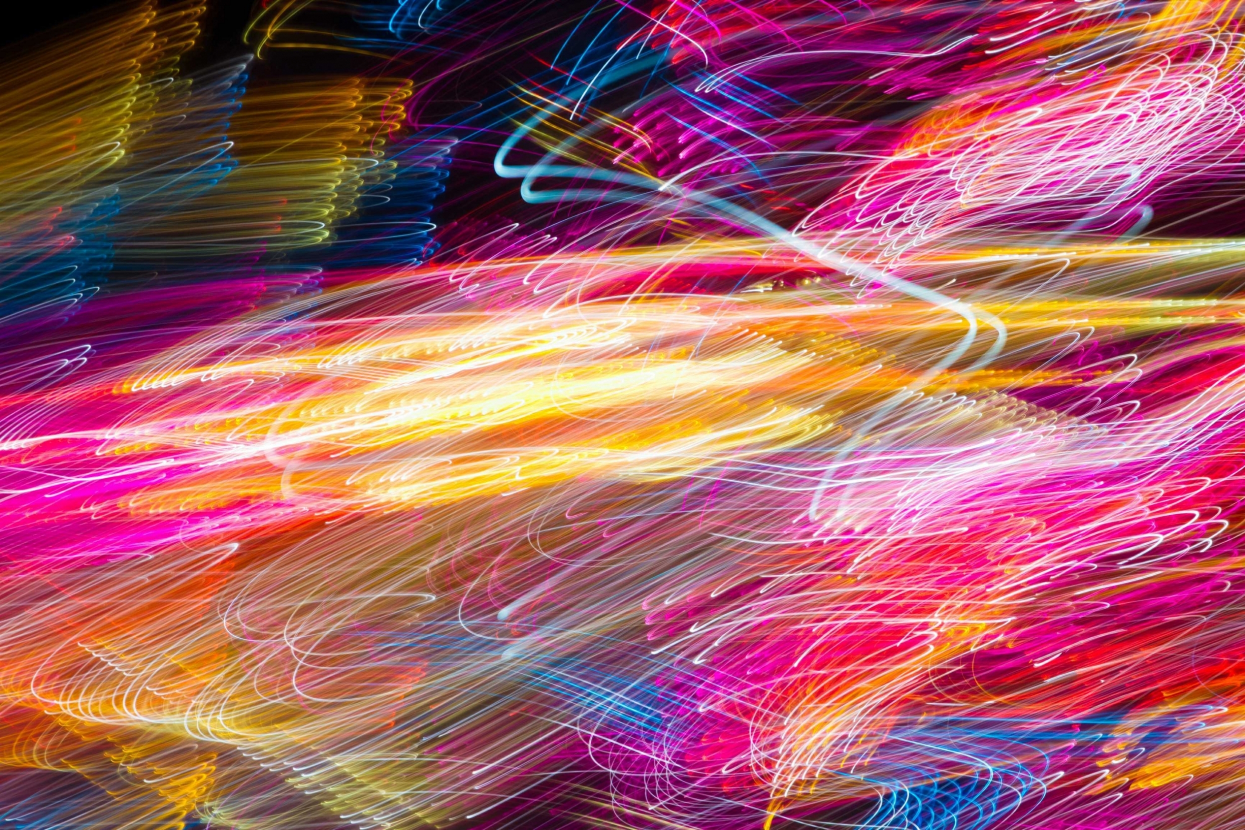 light-streaks-from-carnival-rides-at-night_t20_PQO12d~1.jpg