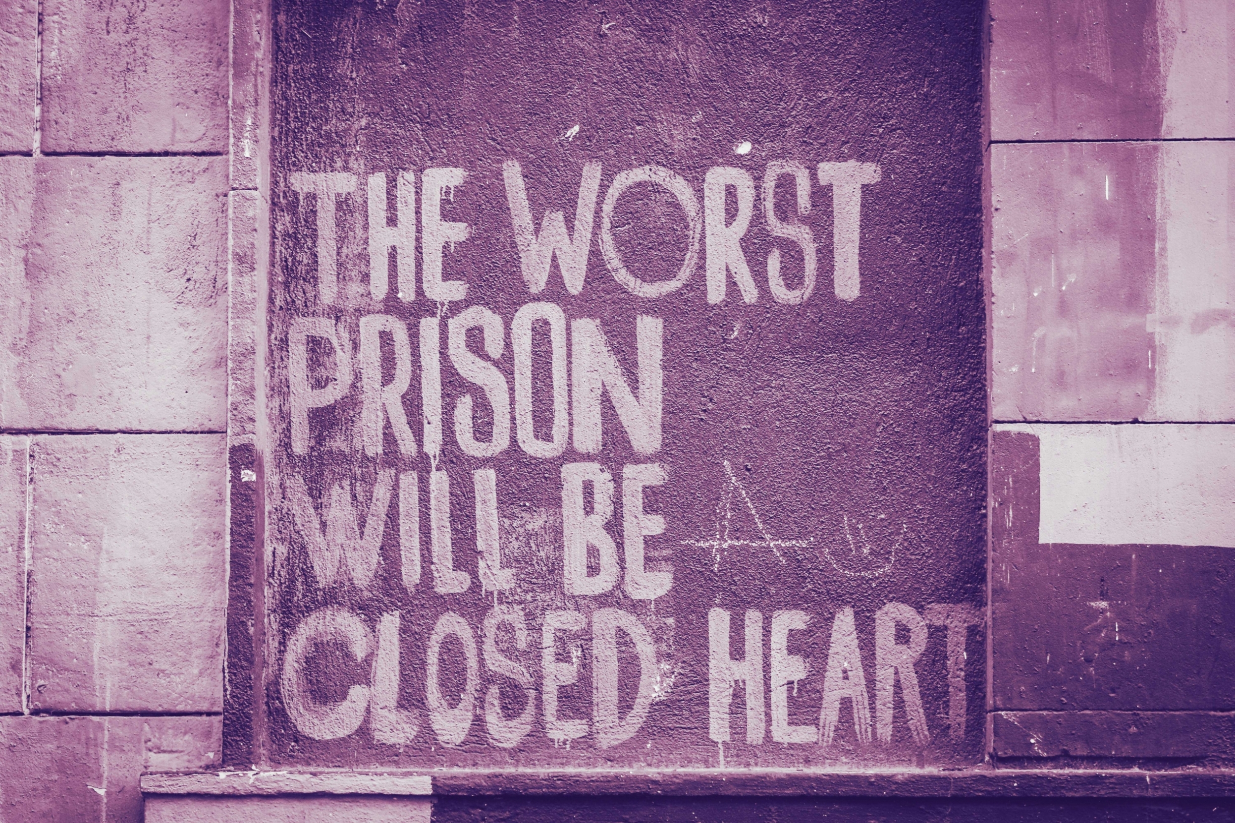 wall-closed-text-prison-heart-words-street-art-quotes-words-of-motivation-inspiration-quotes_t20_wLZ2gK.jpg