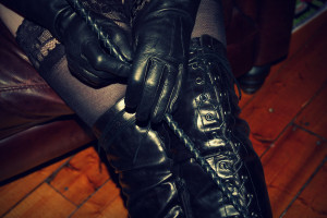 stockings_leather_fetish_boots_lace_domination_bdsm_thigh-605632.jpg