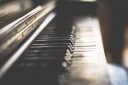 vecteezy_selective-focus-piano-keys_1224503.jpg