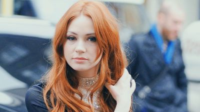 09-Karen-Gillan-as-Amy-Pond.jpg