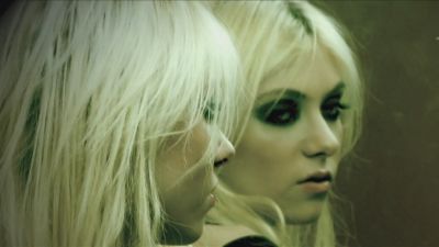 1310_taylor_momsen.jpg