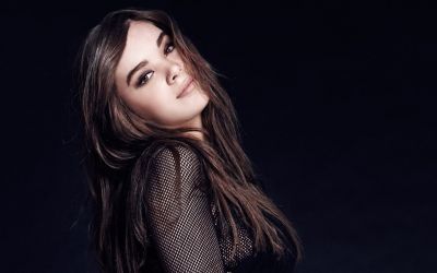 2017-hailee-steinfeld-pic.jpg