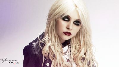 3543_taylor_momsen.jpg