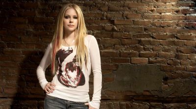 3847-avril-lavigne-1366x768-celebrity-wallpaper.jpg