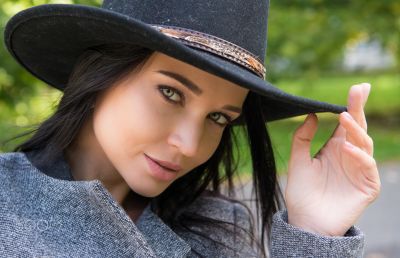 4507665-women-face-angelina-petrova-model-portrait-hat-depth-of-field-grey-coat.jpg