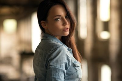 4521192-angelina-petrova-women-model-brunette-portrait-depth-of-field.jpg