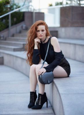 59d2f478d41453c14c2381eb8012602c--madelaine-petsch-hot-red-heads.jpg