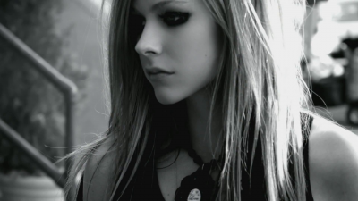 6869789-avril-lavigne.jpg