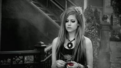 77505-avril-lavigne-avril-lavigne.png