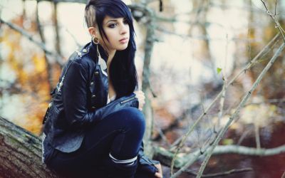 Alone-Emo-Girl-hairstyle-fashion-HD-Wallpaper~8.jpg