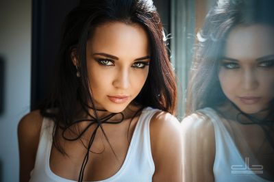 Angelina-Petrova-face-women-reflection-portrait-1141108.jpg