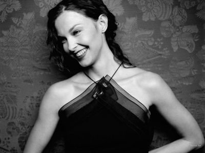 AshleyJudd44mm_04_1024.jpg