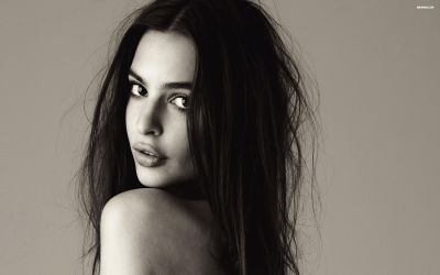 Emily-Ratajkowski-4K.jpg