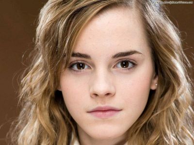 Emma_Watson_Wallpaper_P656GZ.jpg