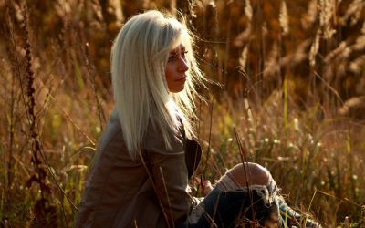 Girl-Blonde-Nature-Grass-Photo.jpg