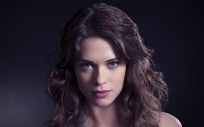 Lyndsy_Fonseca_Wallpaper_2012-3.jpg