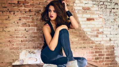 Selena-Gomez-high-quality-resolution-wallpaper.jpg