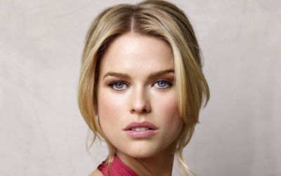 alice-eve-face-desktop-wallpaper-56353-58105-hd-wallpapers.jpg