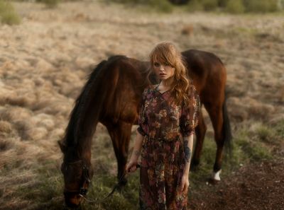 anastasia-shcheglova-flooring-horse-nature-view-tattoos-tatiana-mercalova.jpg