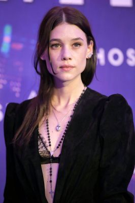 astrid-berges-frisbey-ghost-in-the-shell-premiere-in-paris-3-20-2017-7.jpg