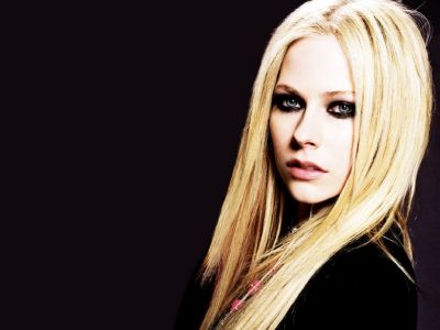 avril2591024x768.jpg