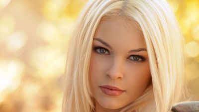 blonde-girl-green-eyes-2560x1440.jpg