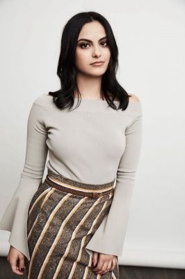 camila-mendes-winter-tca-portraits-2017-1.jpg