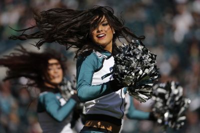 eagles-cheerleaders_pg_600~8.jpg