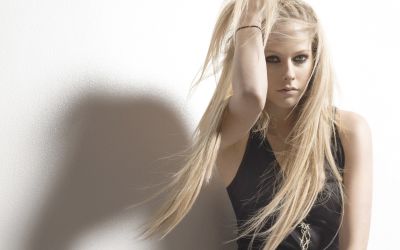 hot-avril-lavigne-wallpaper-hd-50100-51787-hd-wallpapers.jpg