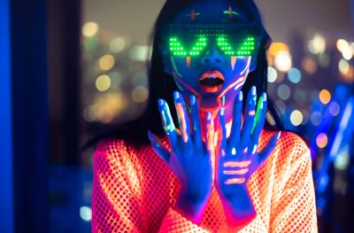 neon-dance-woman-2022-01-29-21-30-55-utc28129~0.JPG