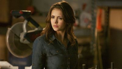 nina_dobrev_vampire_diaries_a_l.jpg