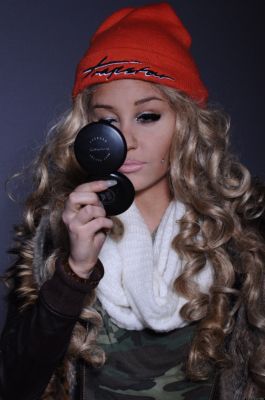 o-AMANDA-BYNES-TWITTER-facebook.jpg