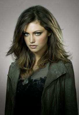 phoebe-tonkin-vampire-diaries-wallpapers-picture-Is-4K-Wallpaper.jpg