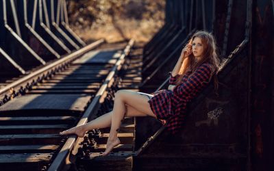 railway-women-outdoors-legs-barefoot-women-1190198~8.jpg