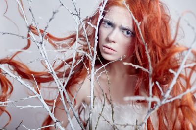 redhead-girl-with-long-hair-a-face-covered-with-s-2021-12-09-12-39-01-utc~2.jpg